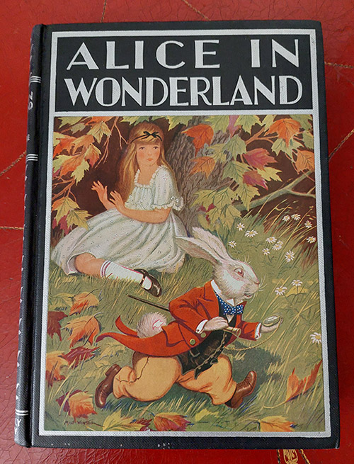 Milo_Winter_Alice_in_Wonderland_3_Front_Hardcover